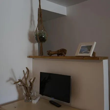 Les Cigales Apartment *
