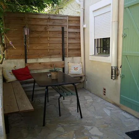 Les Cigales Apartment *